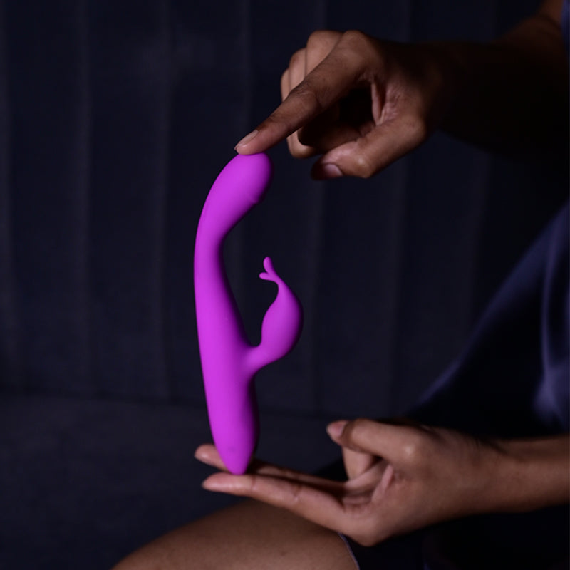 Vibelet Dual-Stimulation Massager – 360° Rotation, Multiple Modes & Waterproof Rechargeable Design